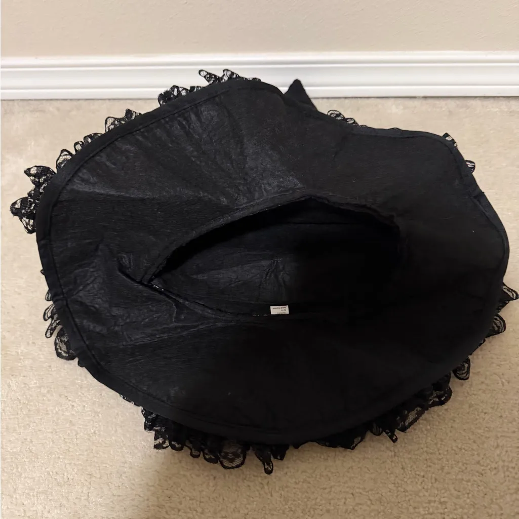 Black Lace Witch Hat - Image 3