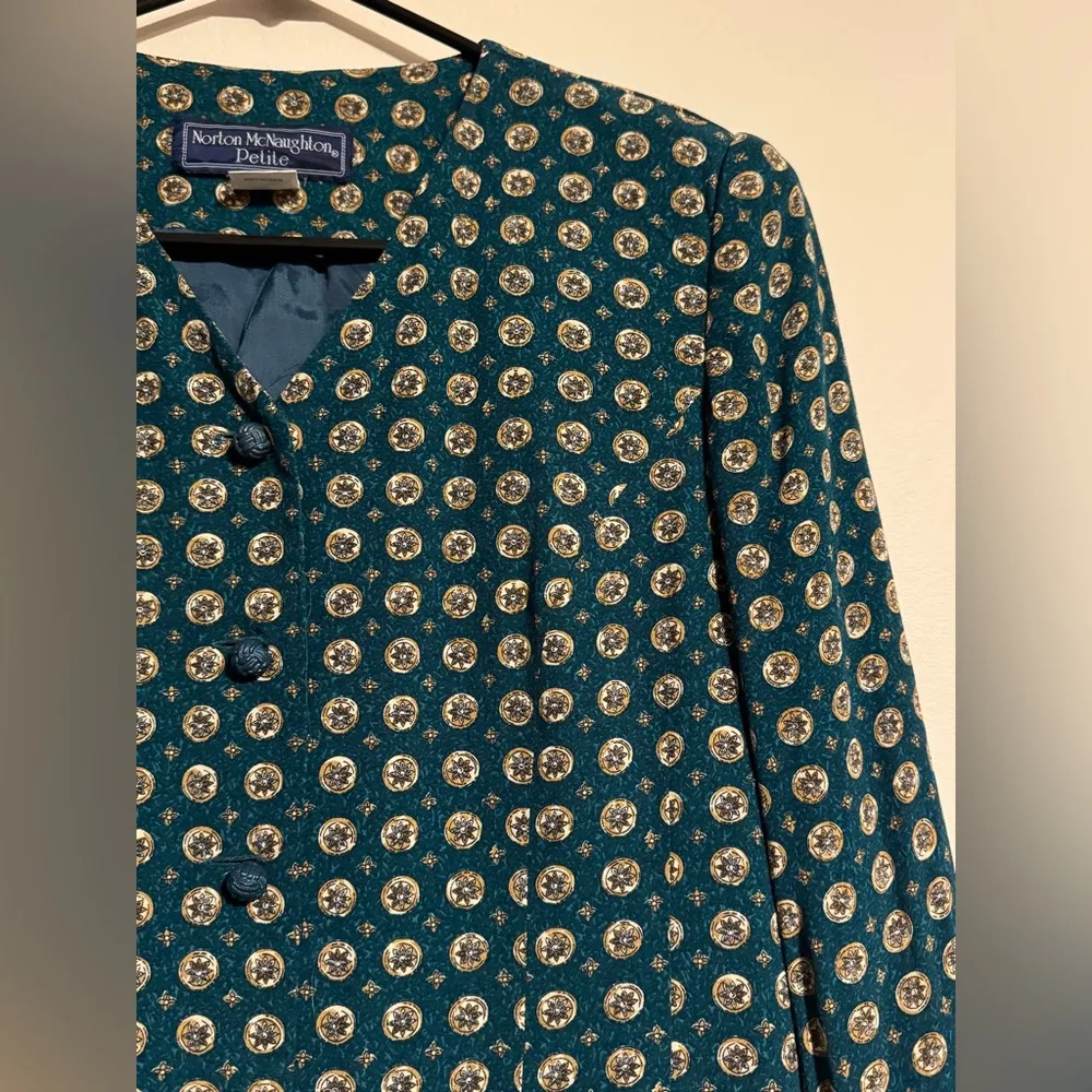 EUC Norton McNaughton Blue, Orange & White Striped Floral Patterned Outfit 6P/8P - Image 3