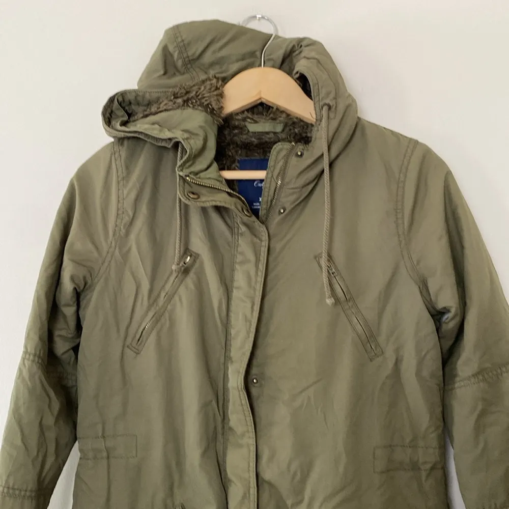American Eagle Parka With Hood Military Green Faux Fur Quilted Lined Size XS - Image 2