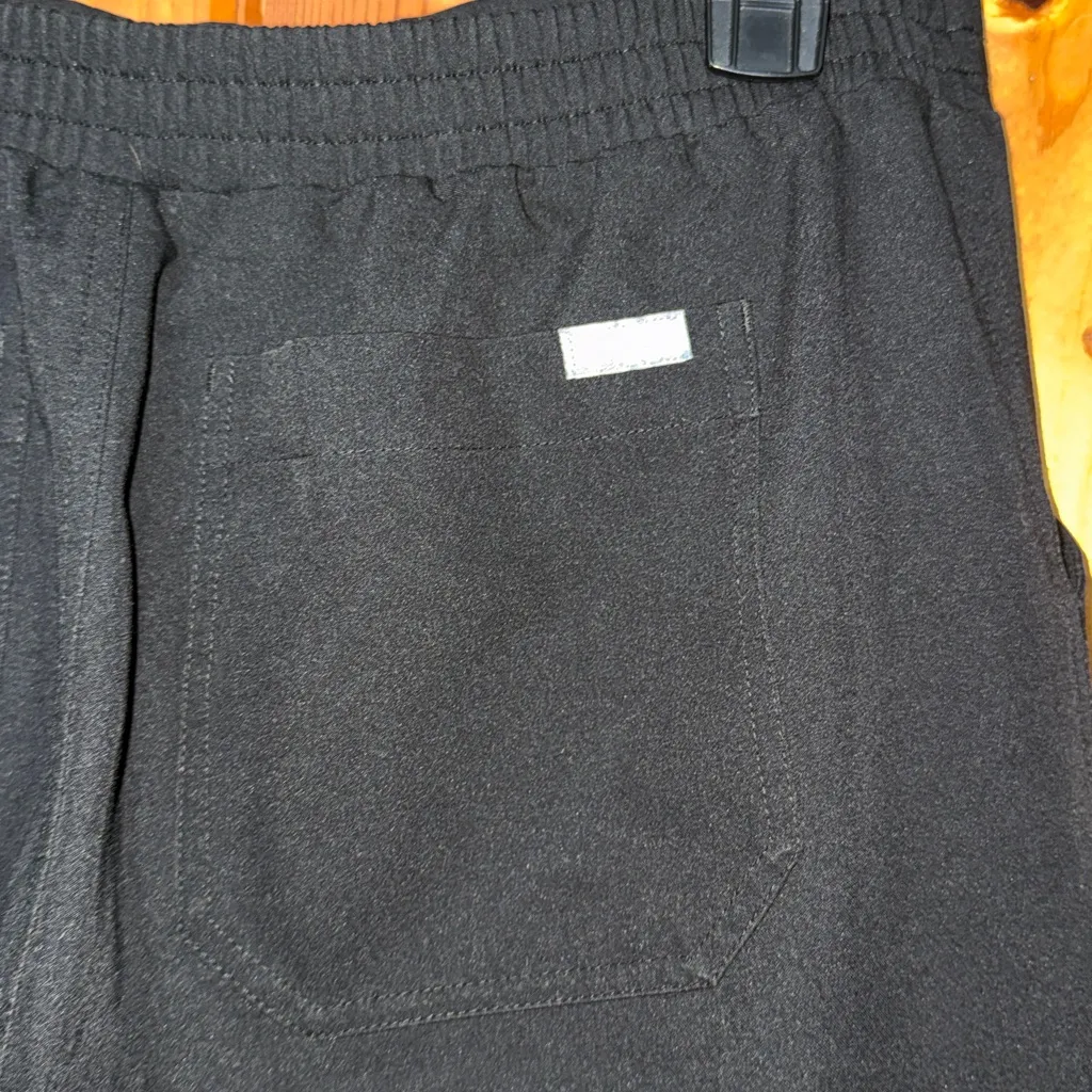 Figs Women's Yola Skinny Scrub Pants Black Size medium/T nurse scrub pants - Image 6
