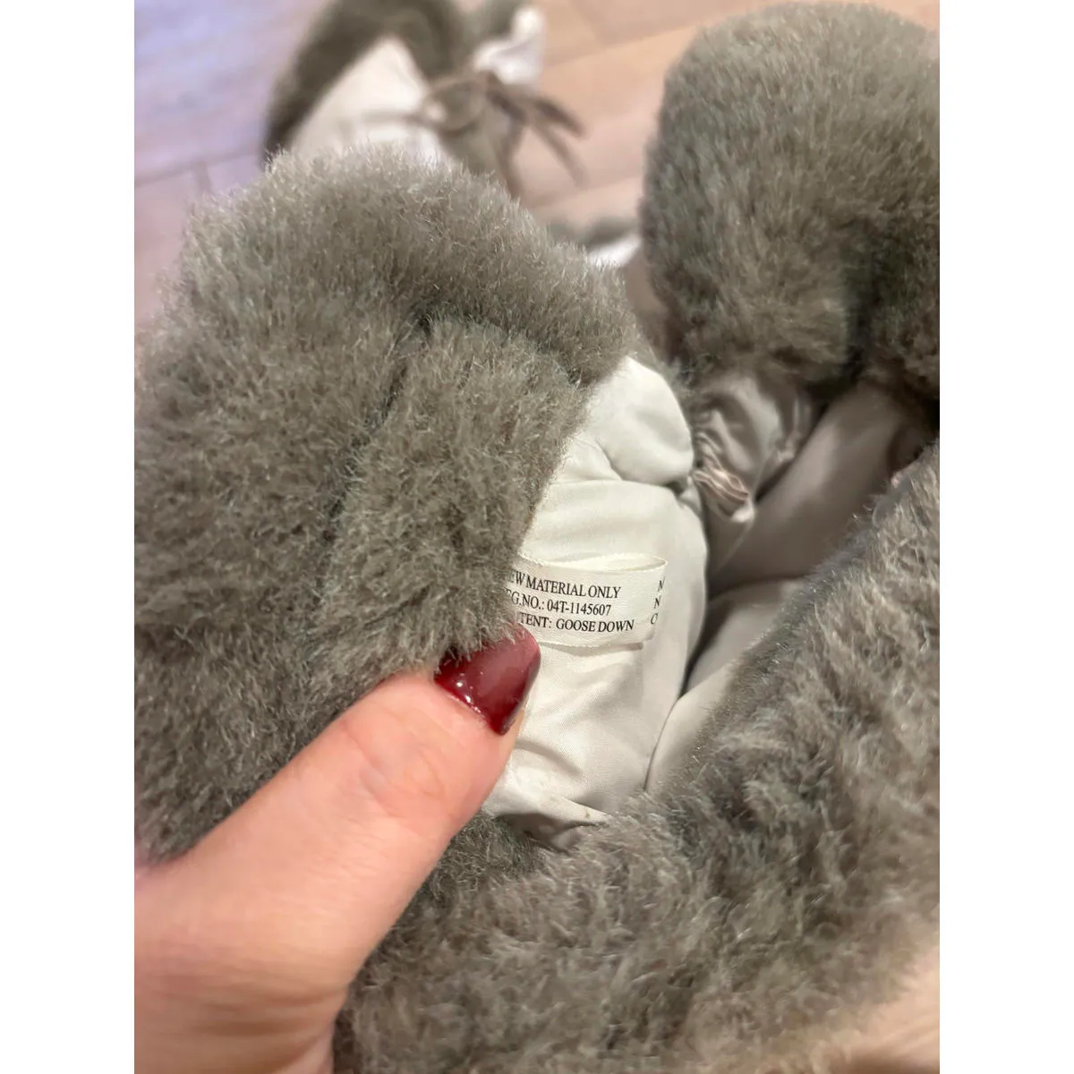 NEW North Face Women's Goose Down Boots Faux Fur Trim 6.5 - Image 7