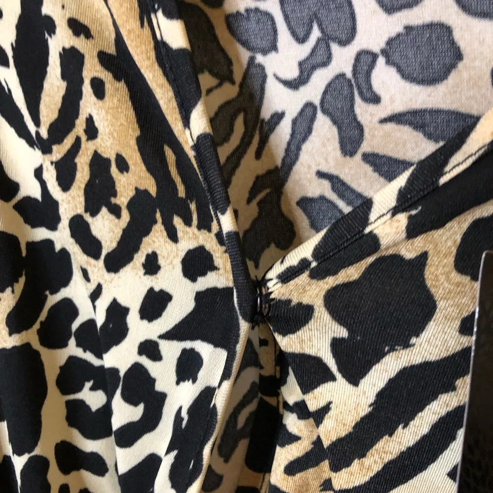 A Love Story Gia Faux Wrap Leopard Print Puff Sleeve Bodysuit Black Brown medium - Image 9