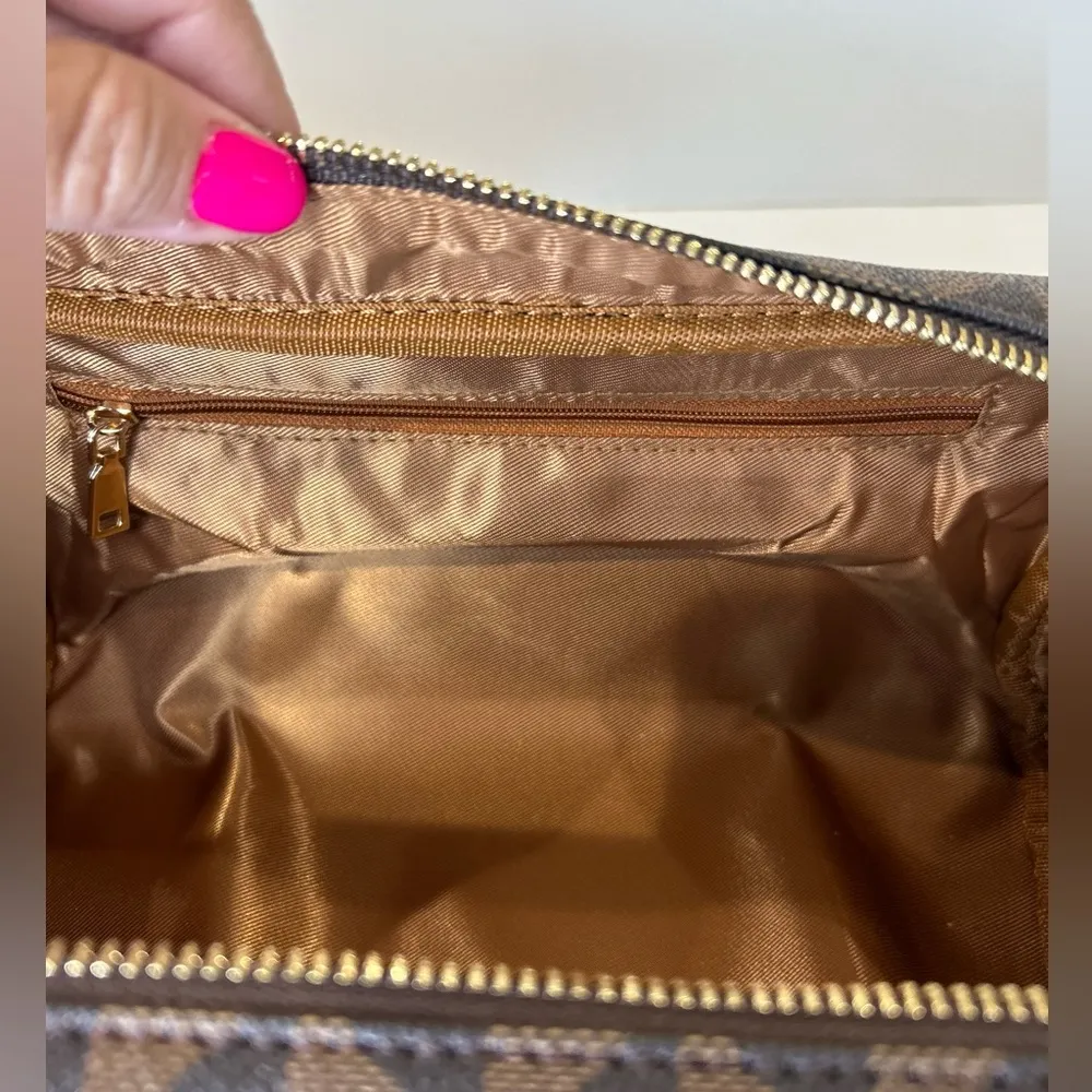 Toiletry Makeup Travel Good for both men and women. NWOT Brown - Image 4