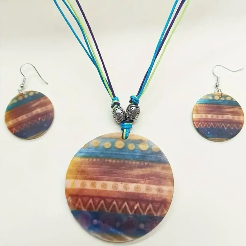 Round Shell Necklace & Earrings Set NWT Orange - Image 5