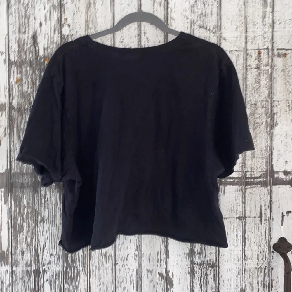 Junk food “We are family” crop raw hem shirt - Image 4