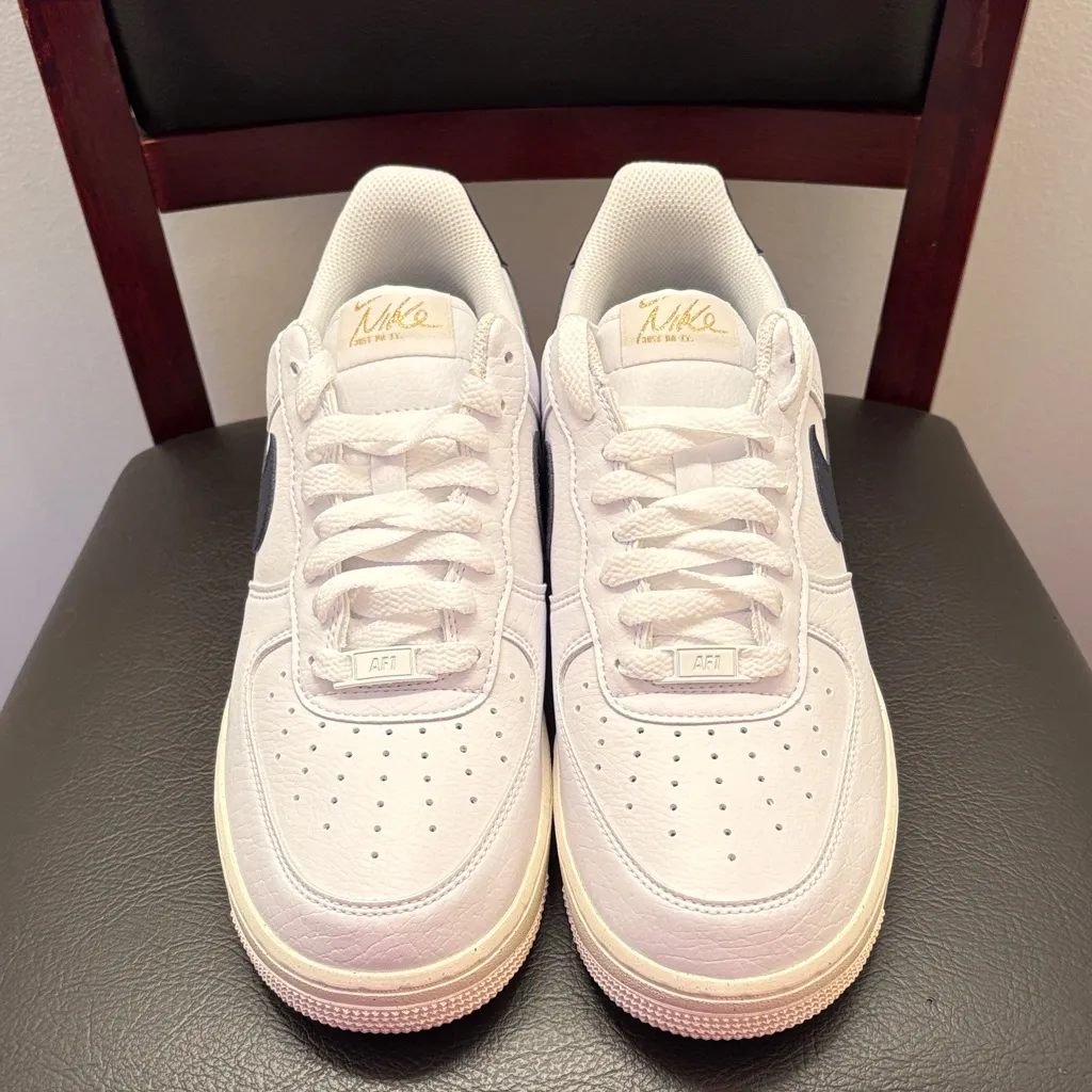 New Nike Women’s White and Navy Air Force 1 Sneakers Size 9 1/2 - Image 3