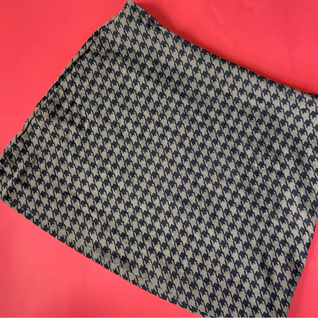 Vintage 90’s Brown Houndstooth Mini Skirt - Image 2