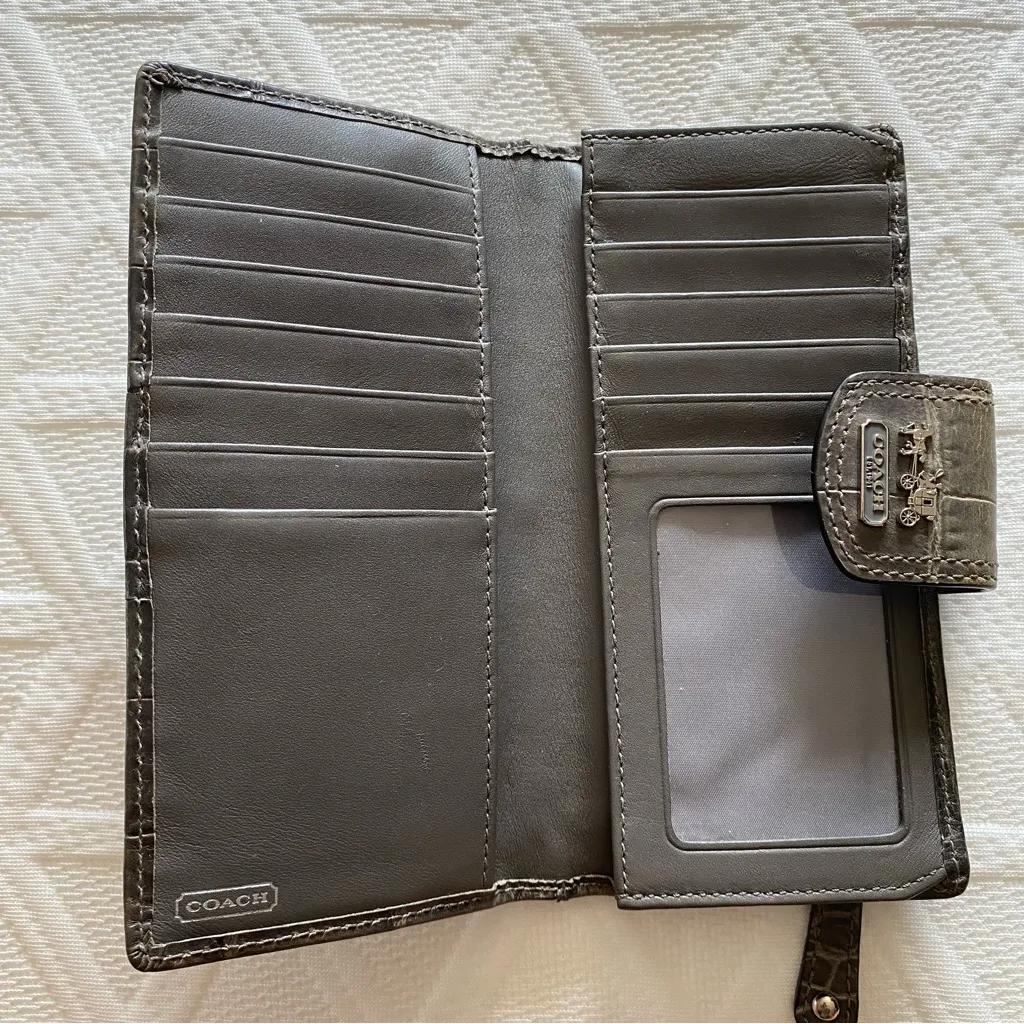 Coach Horse and Carriage Croc Embossed Leather Button - Image 9