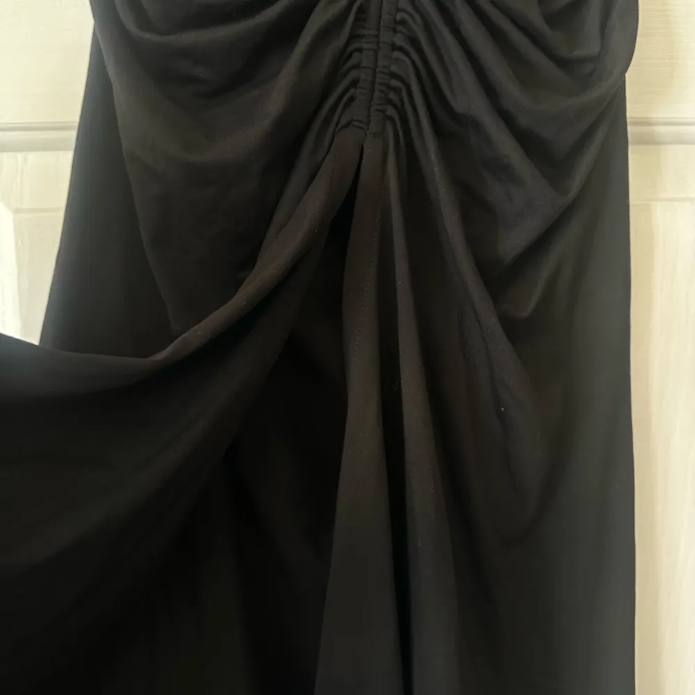 Black midi skirt with ruched front and front slit, size xs - Image 4