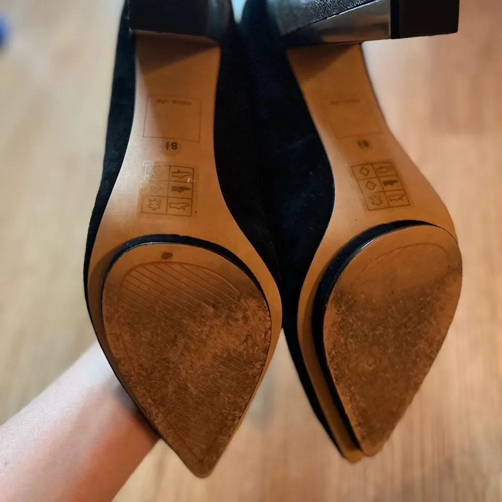 Dolce Vita Black & Silver Suede Heel Size 8.5 - Image 13