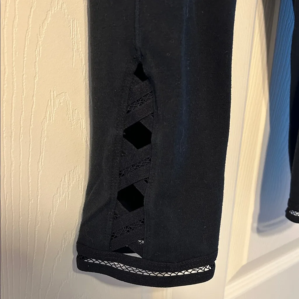 Victoria’s Secret Sport Black Leggings Criss Cross Design Medium - Image 3