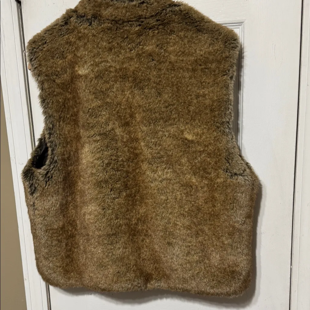 Preston & York Faux Fur Vest  Zippered Large - Image 3