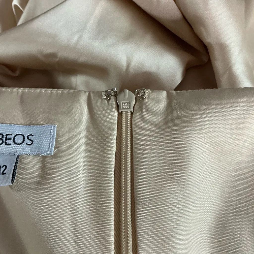 Chic One Shoulder Cream Gold Dress - Image 4