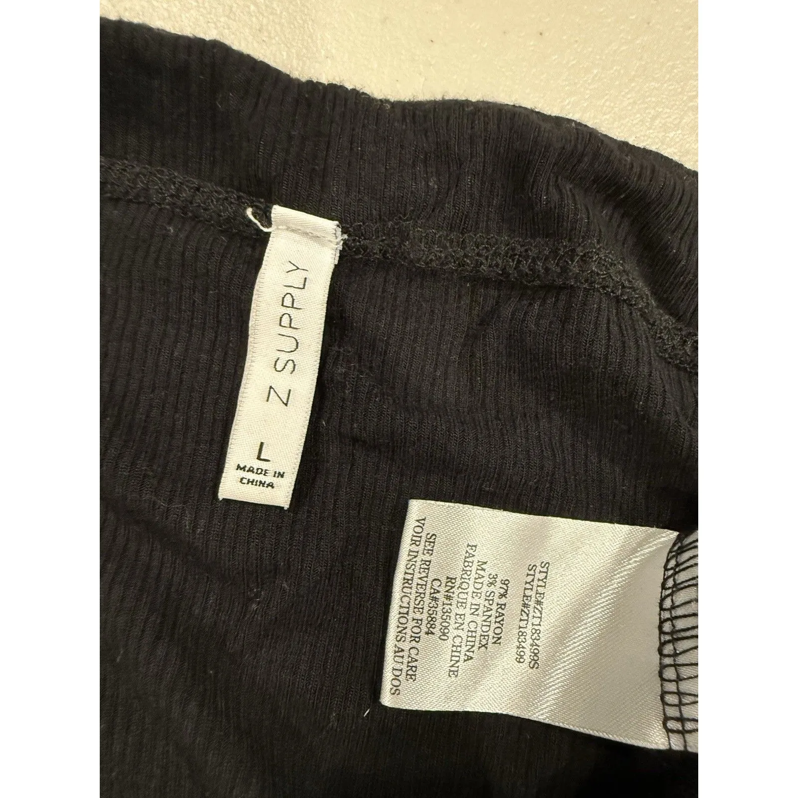 Z Supply Top Womens Large Black Scoop Neck Ribbed Minimalist Travel Quiet Luxury - Image 3