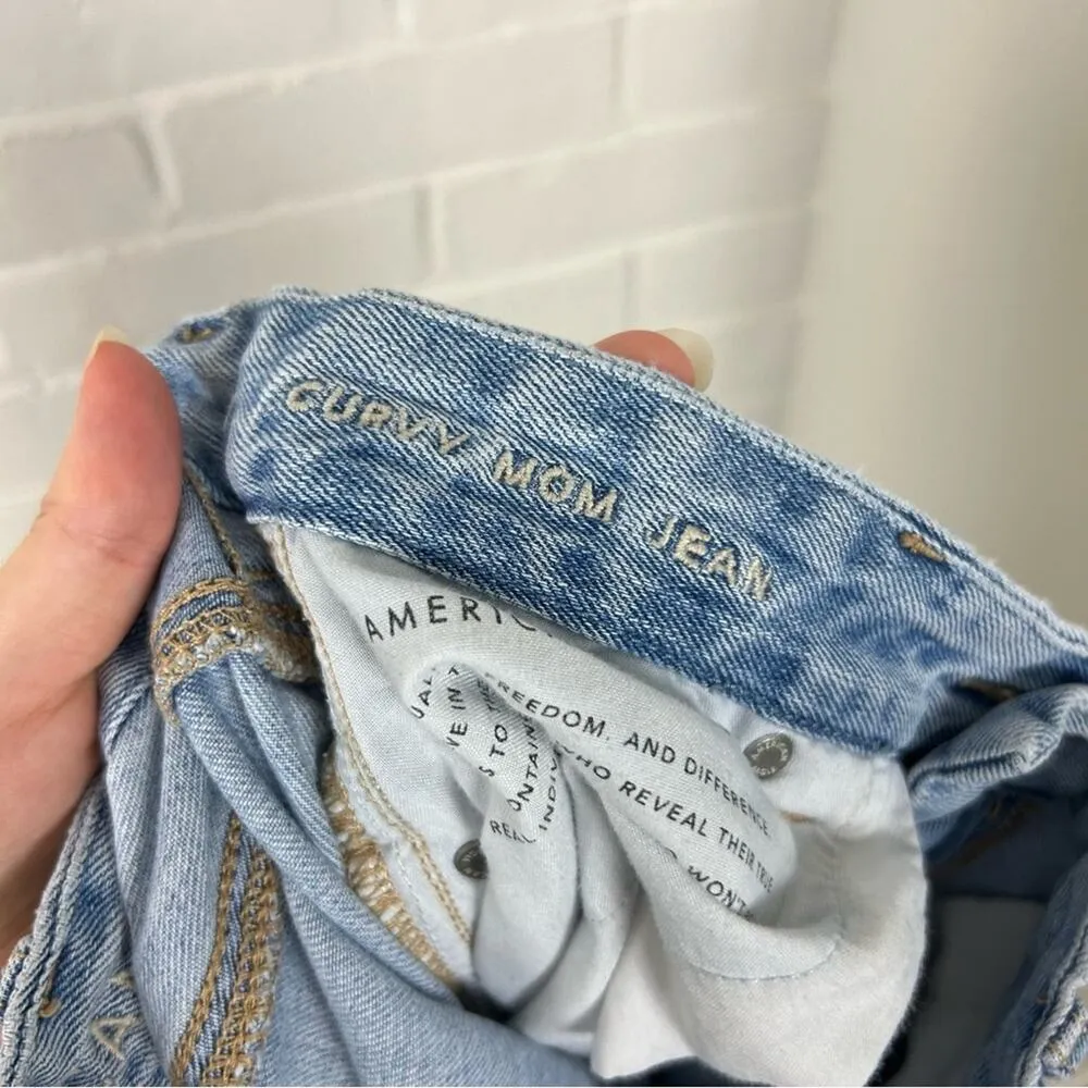 American Eagle Light Wash Distressed Curvy Mom Jean Size 4 - Image 3