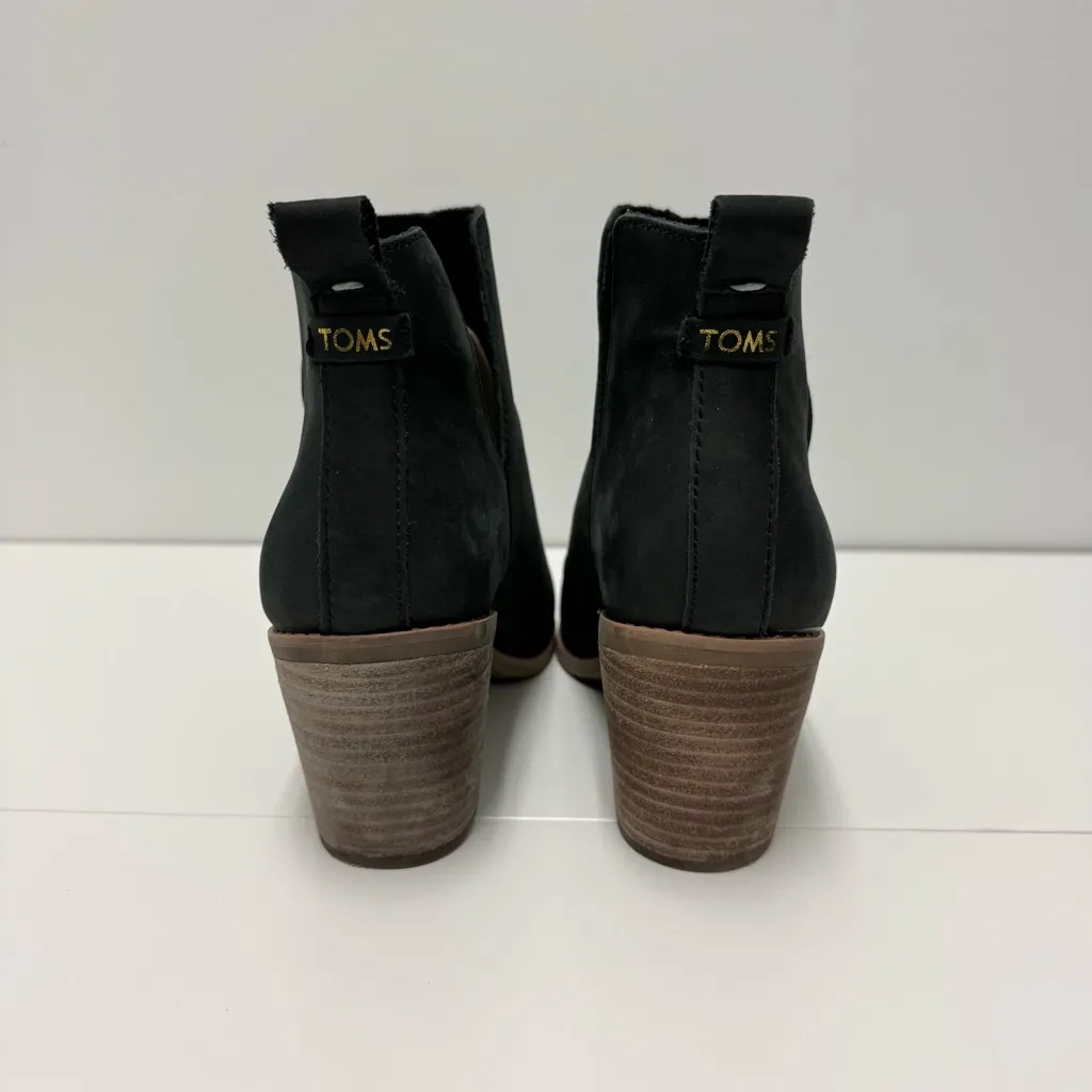 TOMS Everly Cutout Chelsea Boot, Black | Size 8 - Image 5