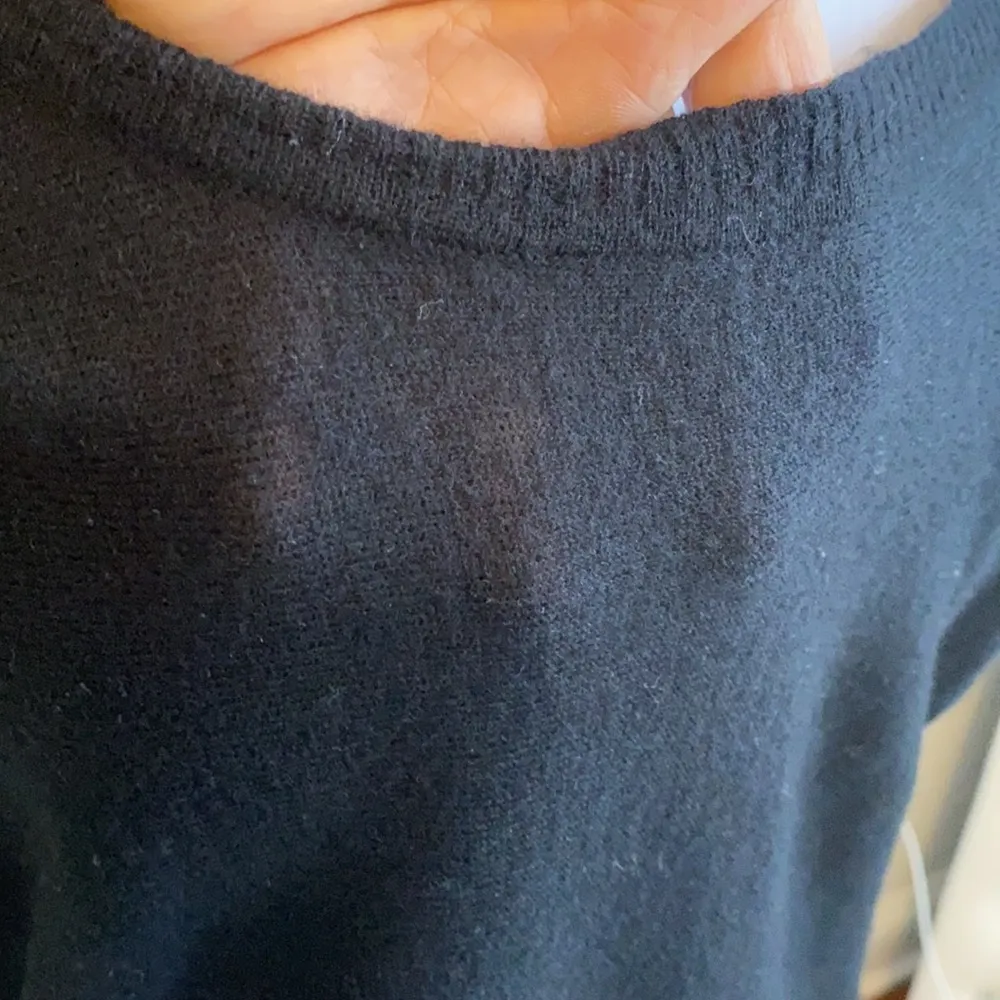 Feel The Piece Black Cashmere Sweater - Image 4