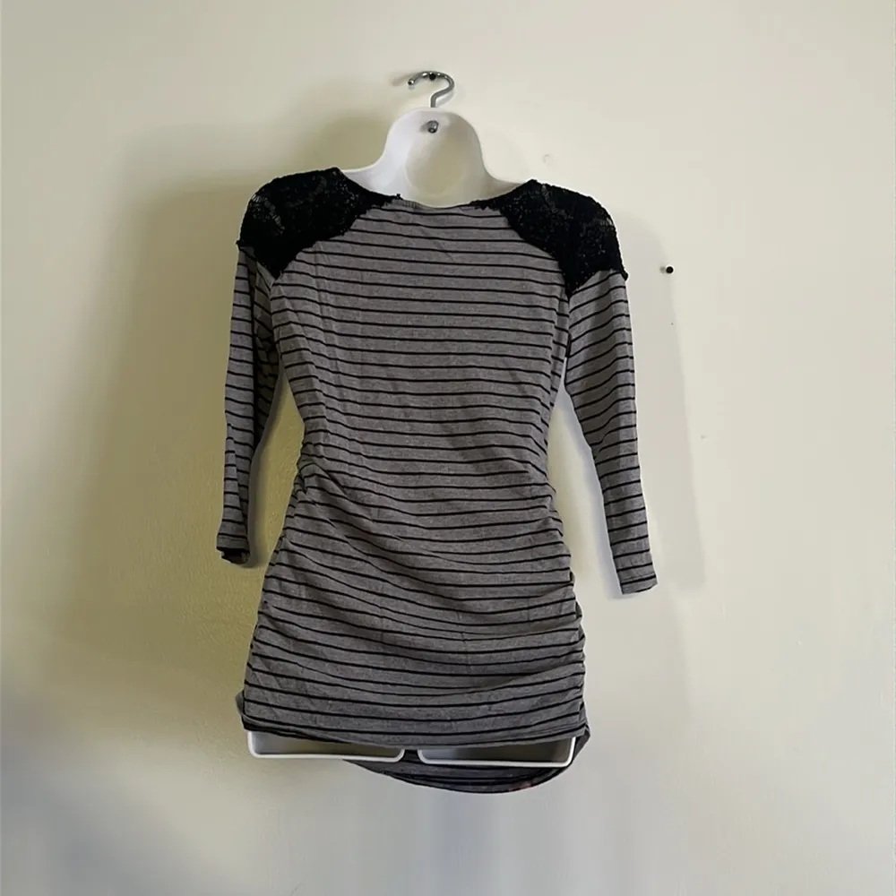 Motherhood Maternity top with lace shoulders - Image 4