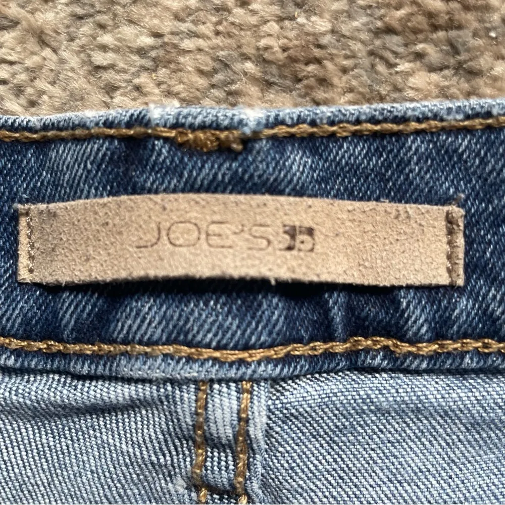 Joe’s Jeans Designer Mid Rise Raw Hem Denim Mini Shorts 28 - Image 2