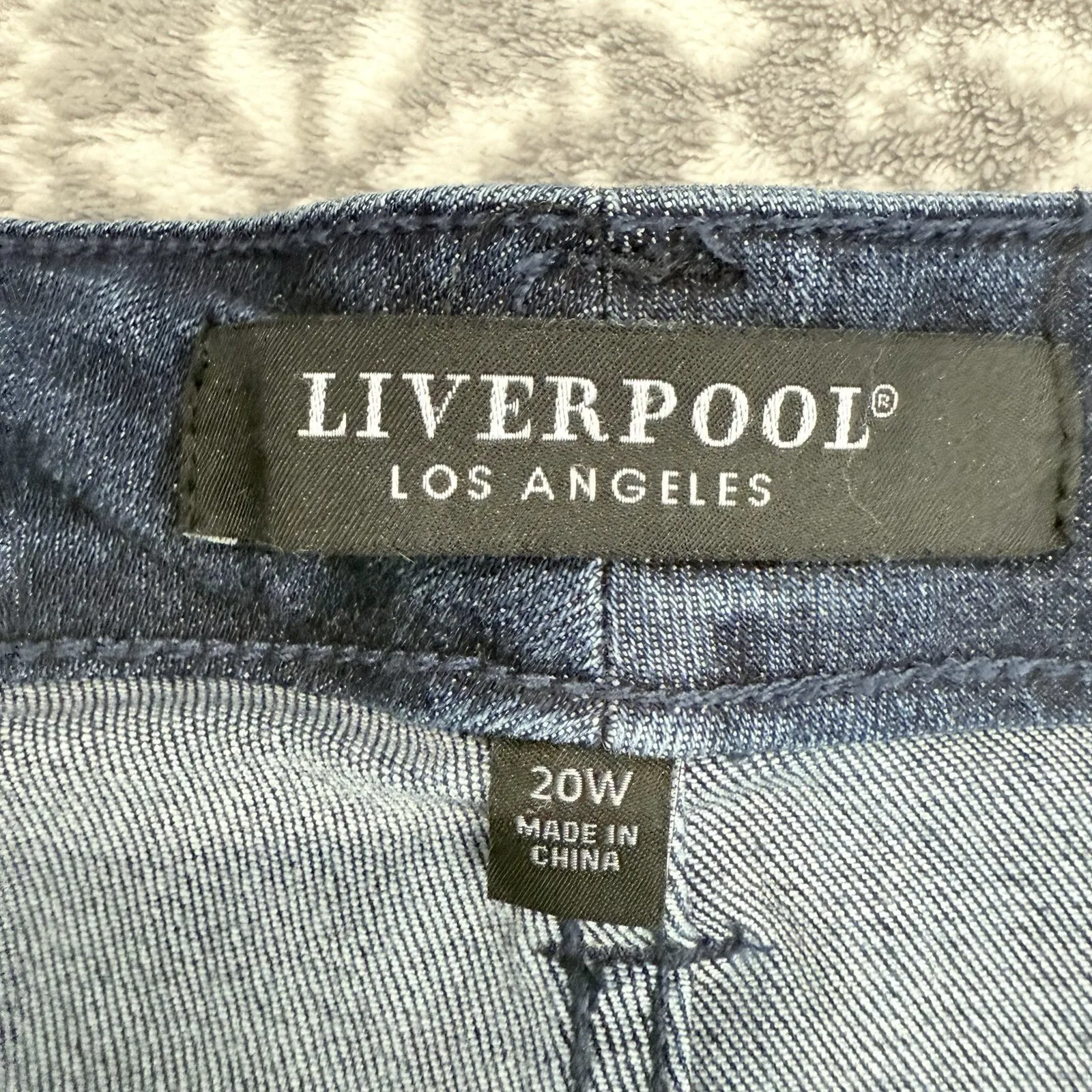Liverpool Hannah Flare Jean Frayed Hem In‎ Mount Dora Blue Size 20W - Image 4