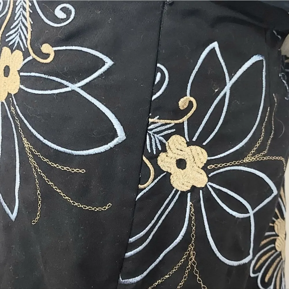 Ann Taylor Loft embroidered skirt size 4/6. - Image 8