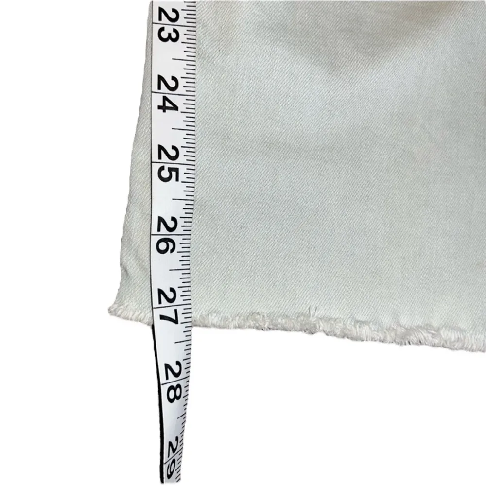 Old Navy High Waisted Light Wash Jeans Women’s Size 12 Button Down Detailing! - Image 3