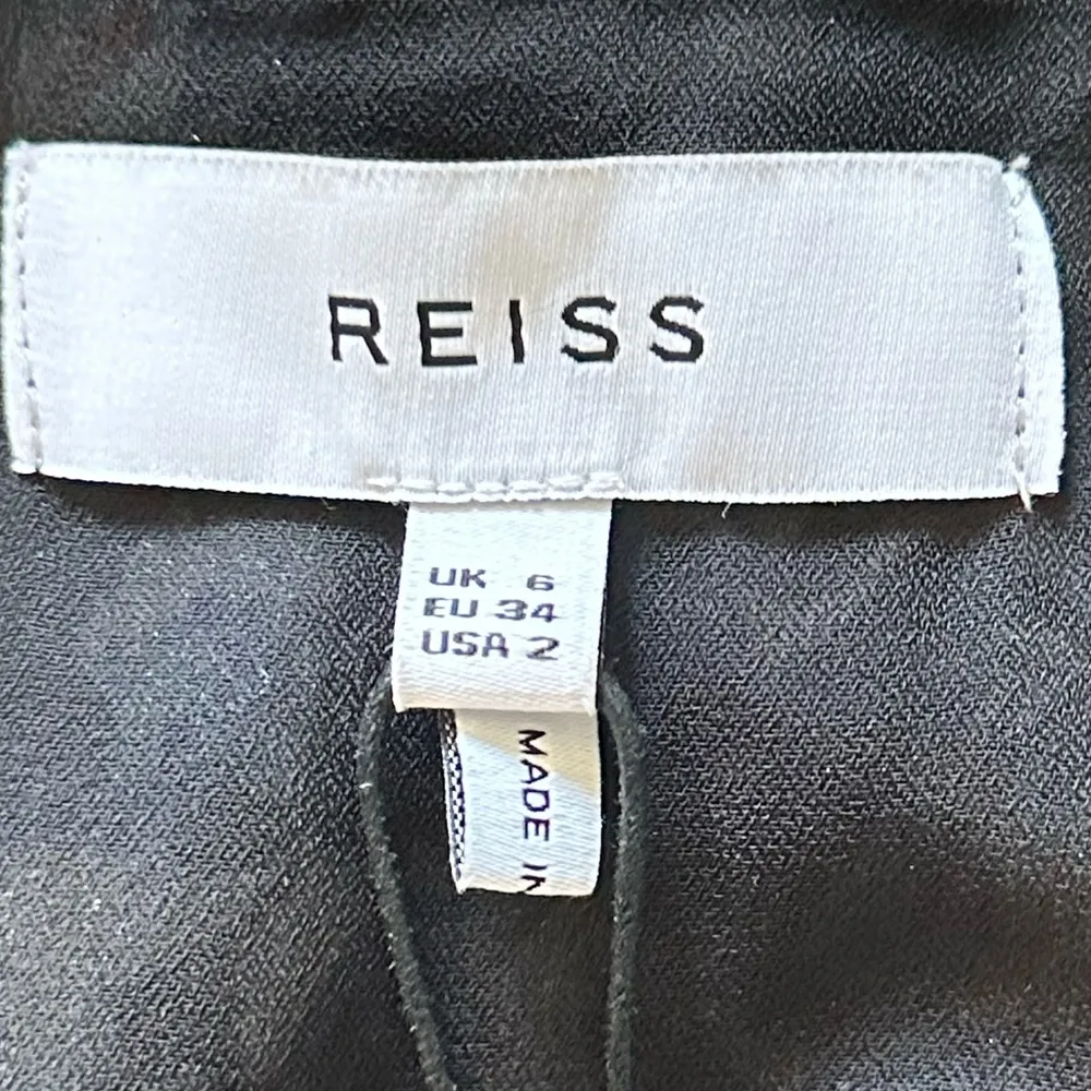 Reiss NWT Reiss Lulu Ditsy Flippy Dress, Blue, Floral Blue and Black Sz 2 - Image 4