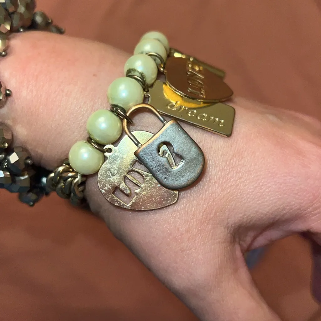 Wet Seal and Claire's Earring and Bracelet Set Pink - Image 6