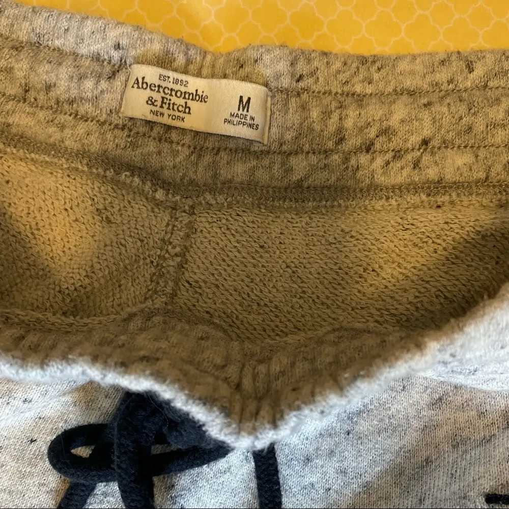 Abercrombie & Fitch Women ‘s Joggers Sweatpants - Image 4