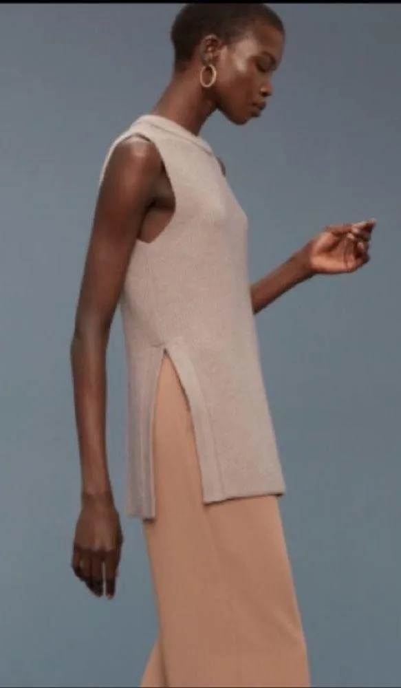 Aritzia Wilfred Palmier sleeveless sweater - Image 3