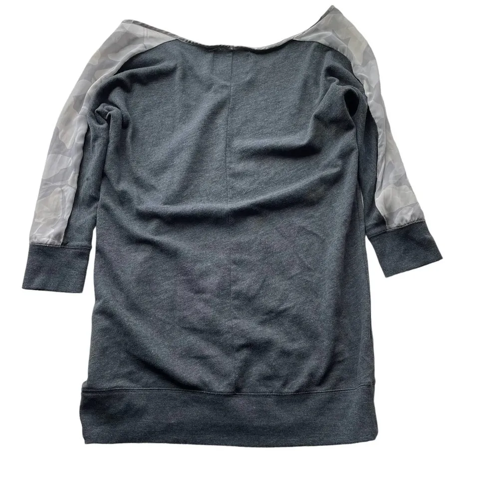 VS Victoria's Secret Tunic Sweatshirt Gray Medium Scoop Neck 3/4 Sleeve Camo - Image 7