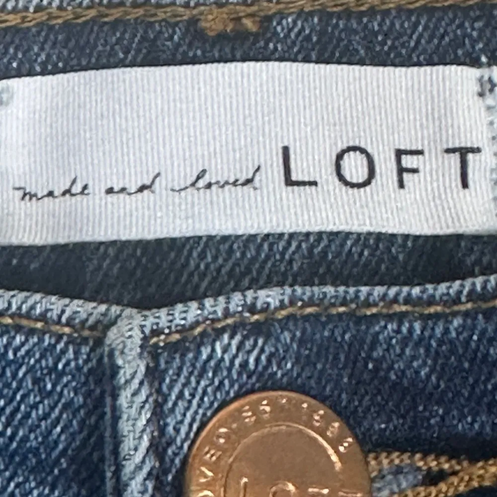 LOFT Denim Shorts Womens 28 Medium Wash Rolled Hem Classic Casual Summer - Image 4