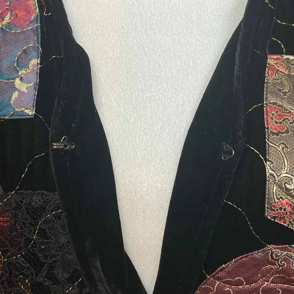 Chico's Black Velvet Patchwork Blazer  Jacket‎ Small Artsy Boho Abstract Grandma - Image 3