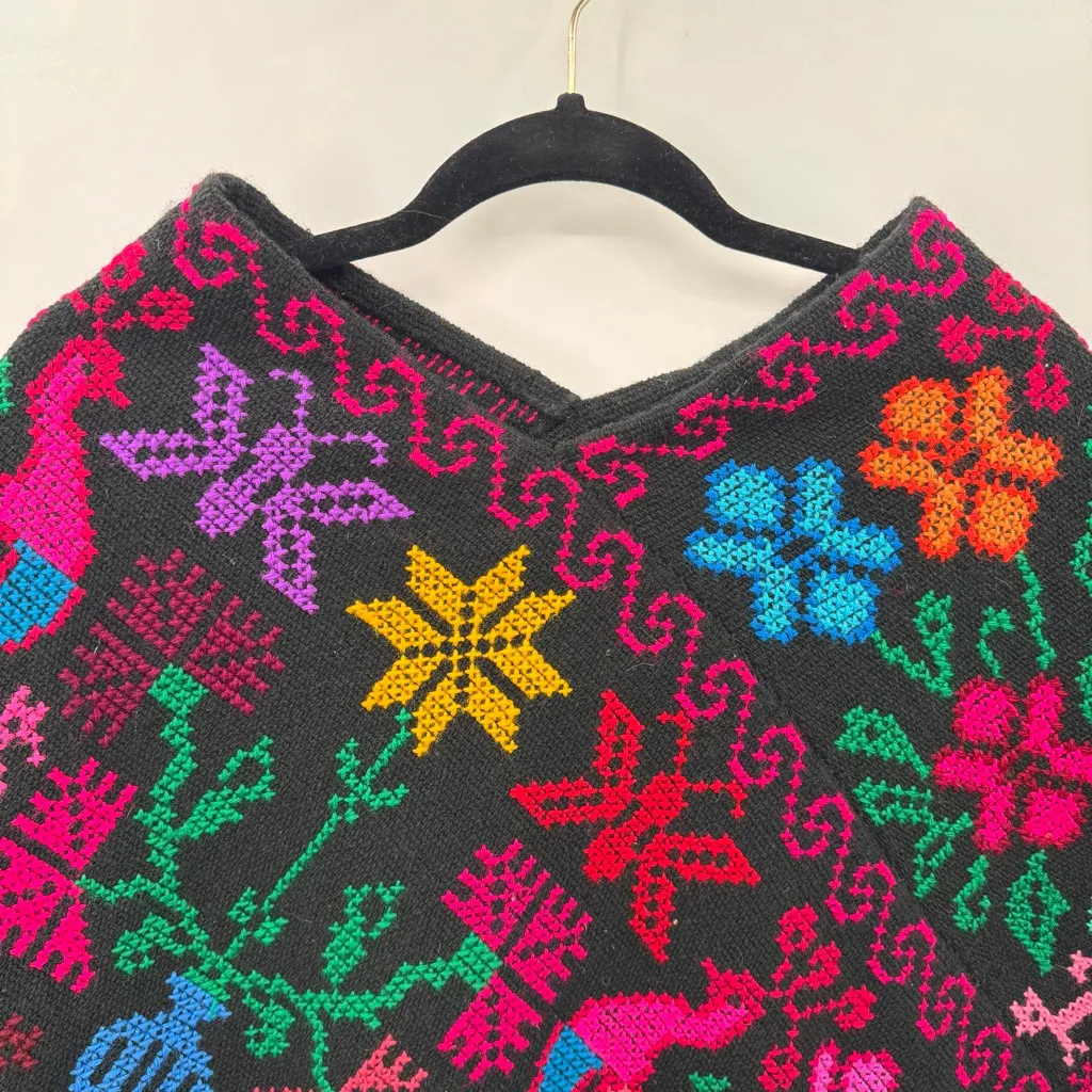 Mexican Poncho Southwestern Shawl Fringed Embroidered Fiesta Mañanita Hand Woven Black Size M - Image 4