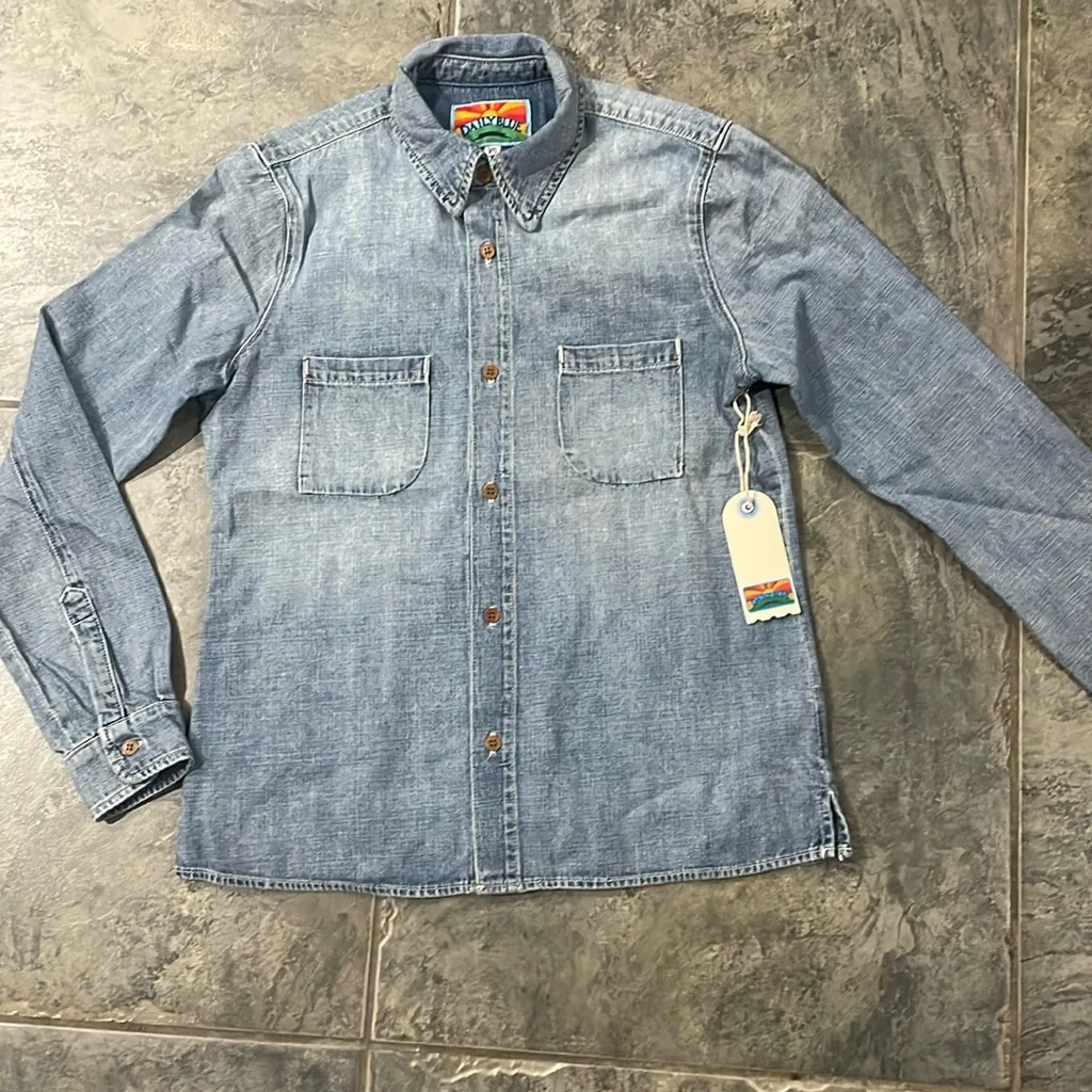 NWT Daily Blue Denim Luxury Button‎ Down Birdie in the Pond Vintage Wash Sz XS - Image 3