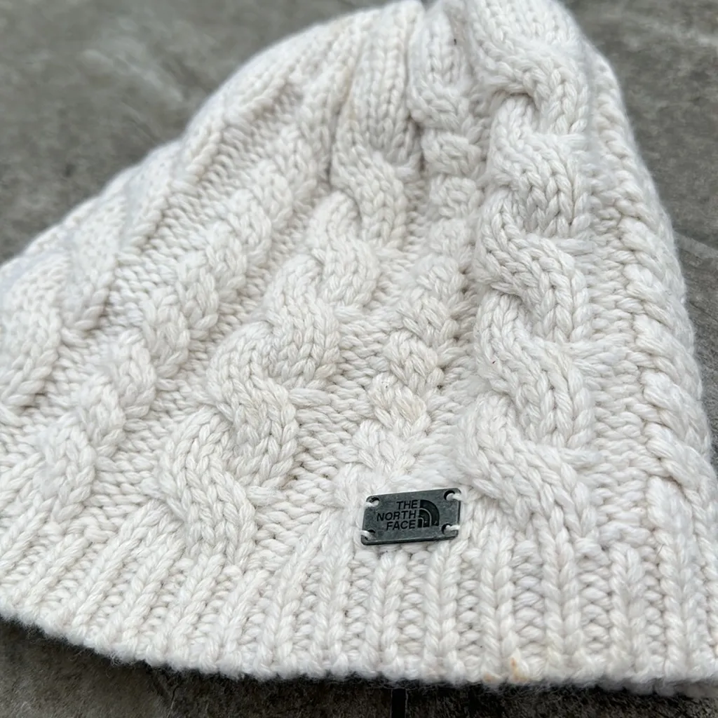 The North Face Never worn ,  beanie with wool blend lining - Image 2