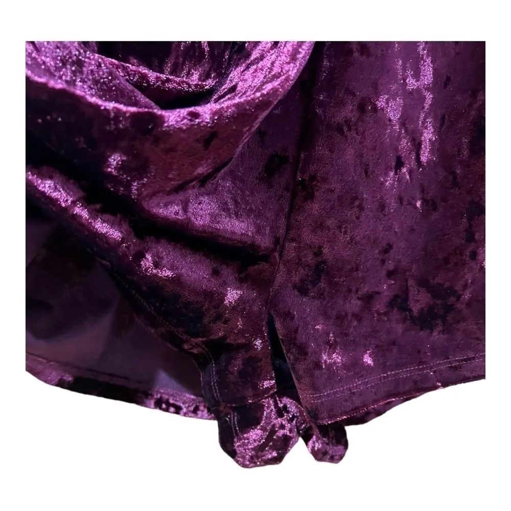 Tobi Crushed Velvet Romper Red Deep V Women's Size Large - Image 3