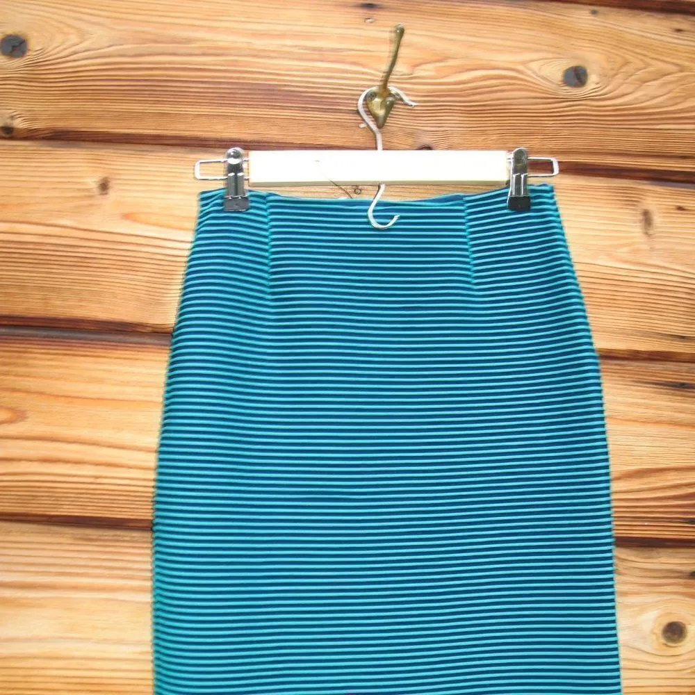 NWOT Opening Ceremony Textured Stretch Pencil Skirt - Image 4
