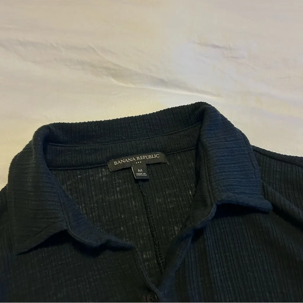 Banana Republic Black Button-Up Shirt - Image 3