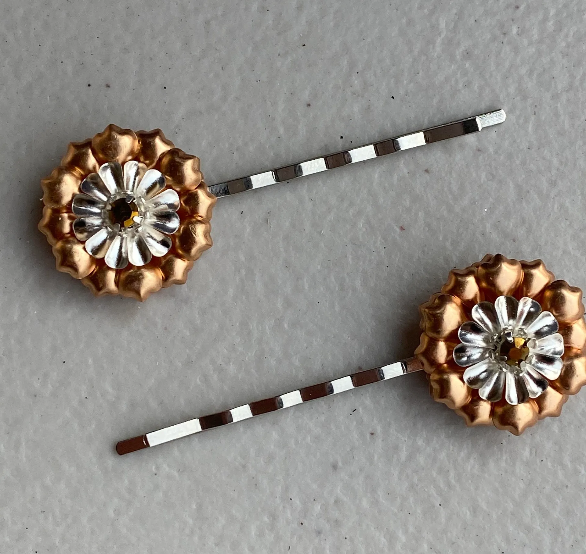 Stunning 3D Two-Tone 🌸 Flower Hair Clip  - Image 4