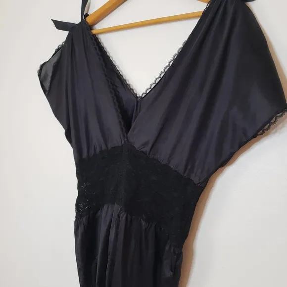 Vintage NWOT Nylon Black Teddy Low V - Image 2