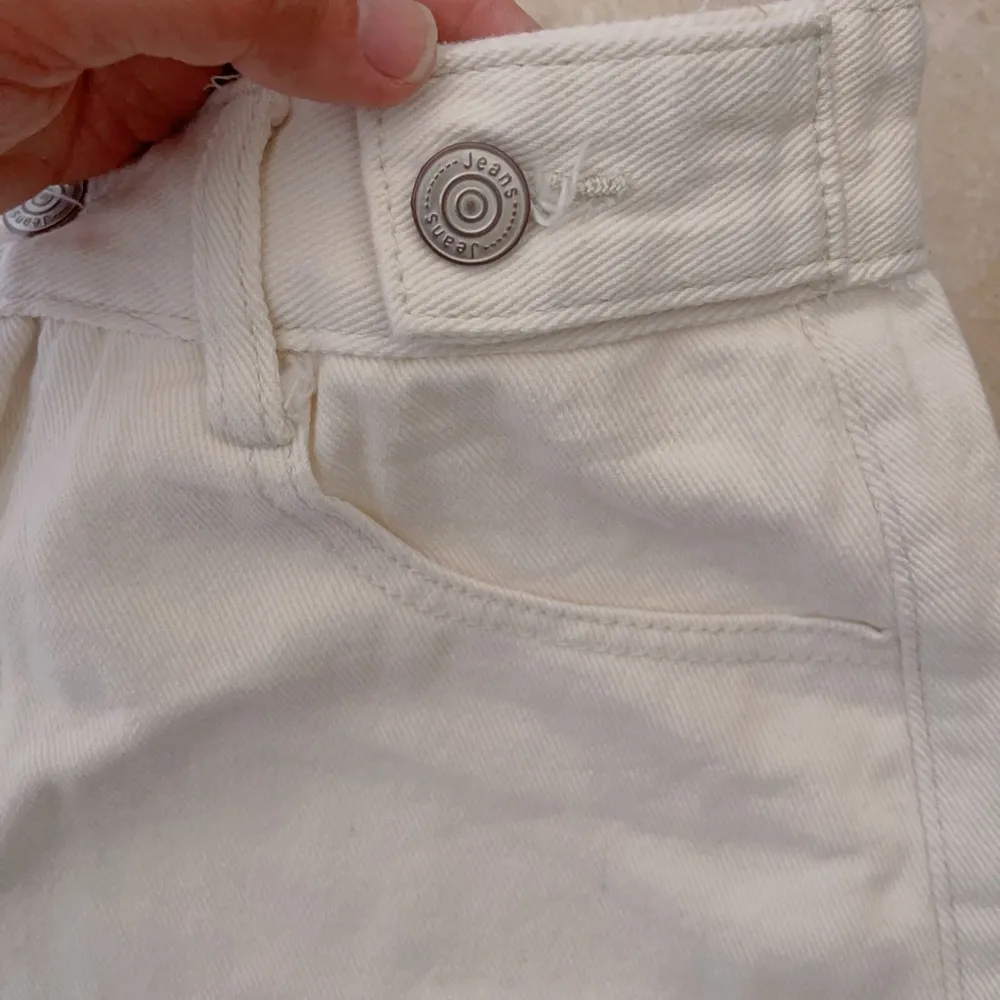 Summer Solid Demin Women Shorts Loose Button Pockets High Waist Casual 28in White Size 28 - Image 4