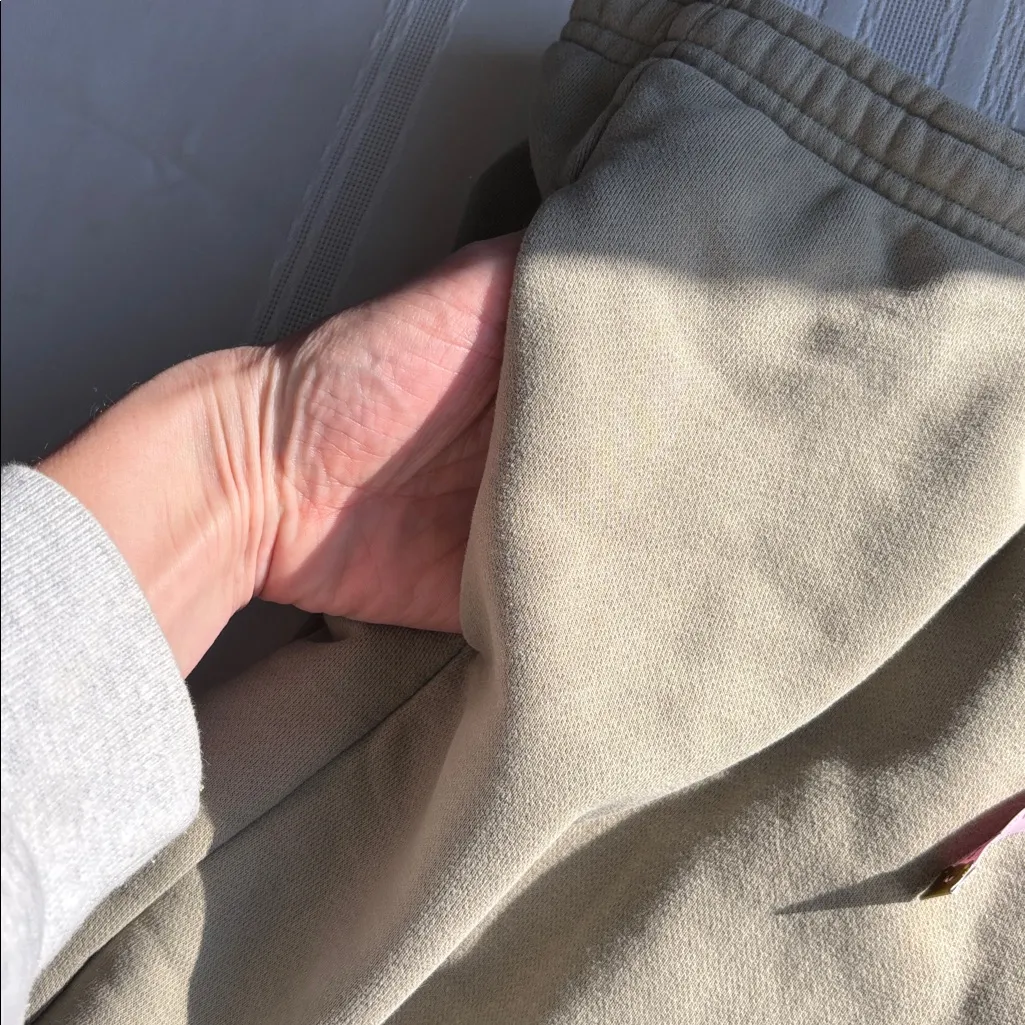 Vuori Sedona Logo Jogger Olive Green Sz XL The Rise Shine Athleisure Gorpcore - Image 12