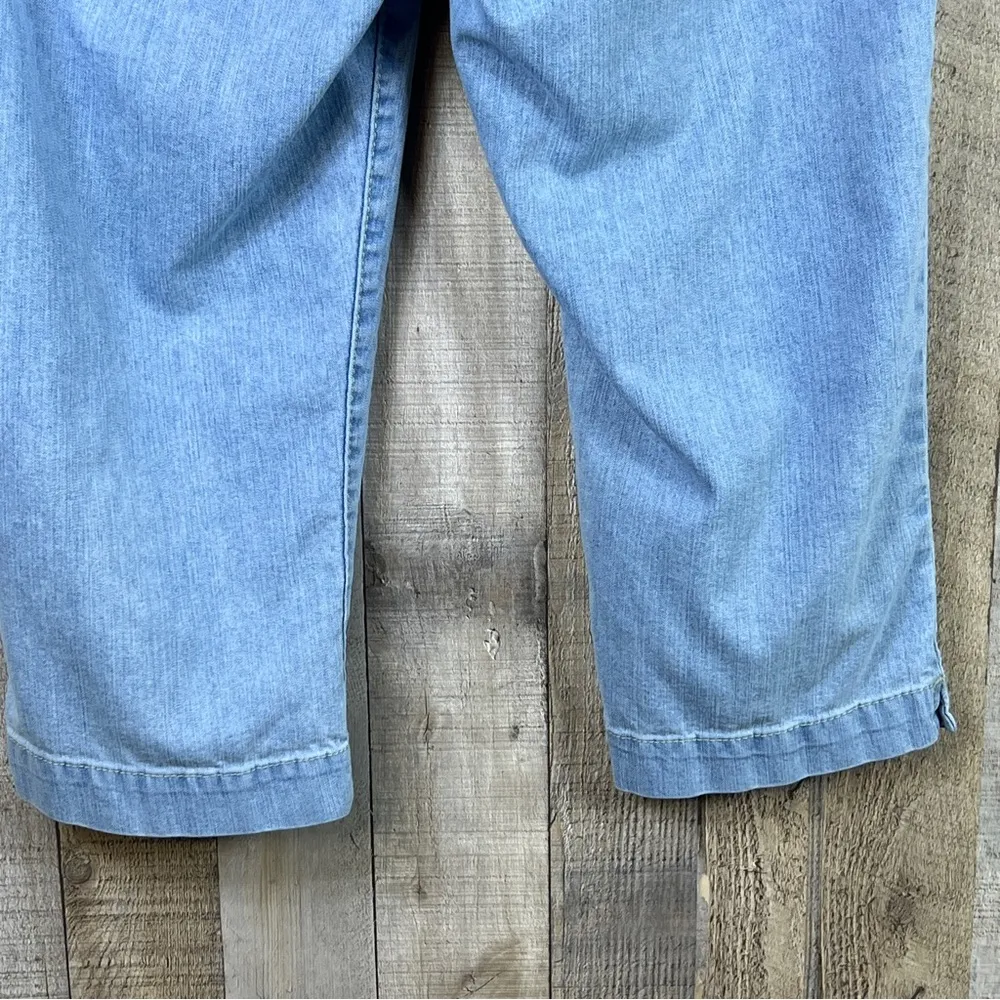 Bandolino  Blu Size 8 Bohemian No Cuff Capris Front Pockets & Back Button… - Image 4