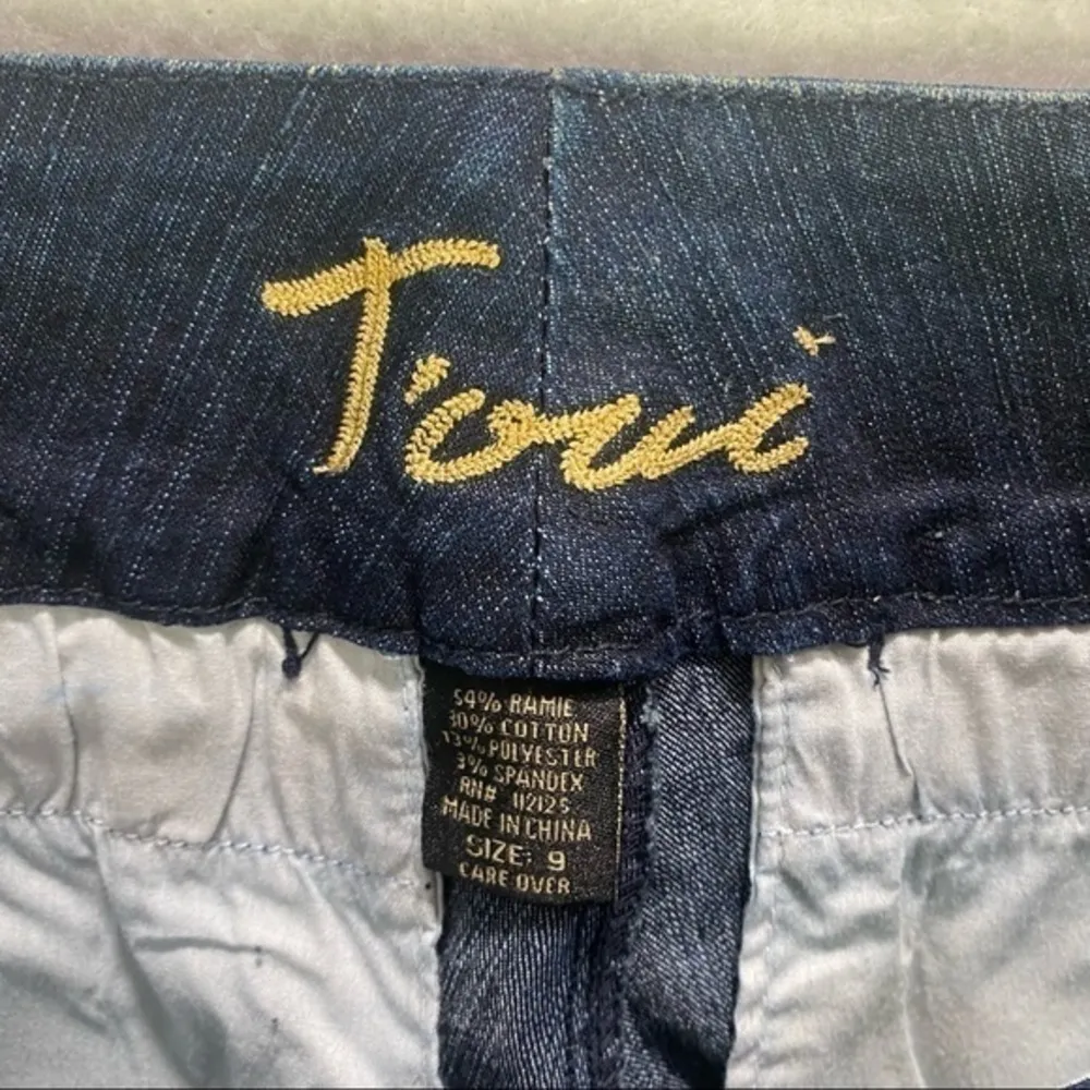 T’oui Stretch‎ Dark Wash Denim Split Hem Flare Jean Blue Size undefined - Image 5