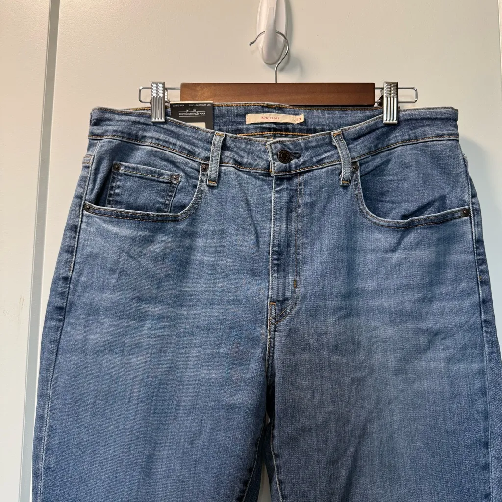 NWT Levi's 726 High Waist Flare Jean Stretch Wide Leg Boot Medium‎ Wash 33x32 - Image 2
