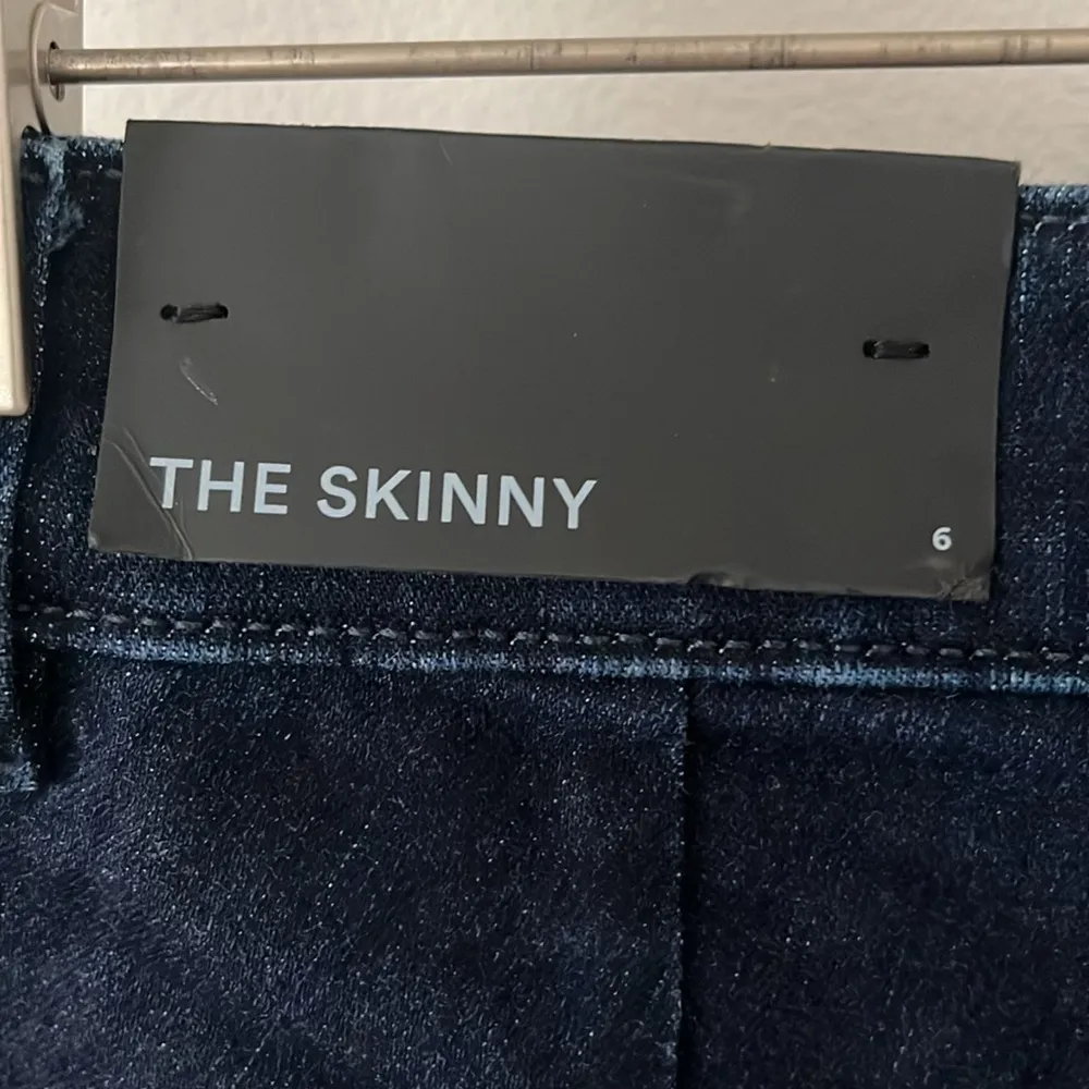 Ann Taylor the skinny with gold button details in size 6 in dark wash - Image 6