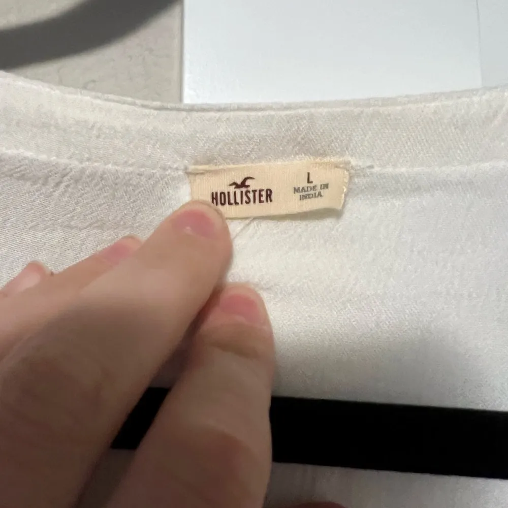 Hollister Cream Long Sleeve Relaxed Blouse - Image 4