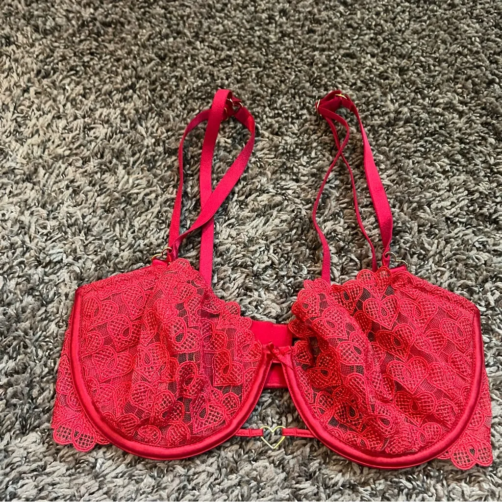 Victoria's Secret Red Heart Lace Dream Angels Push Up Without Padding Bra - Image 3