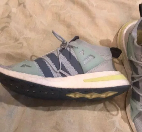 Adidas Women’s Sneakers  - Image 2